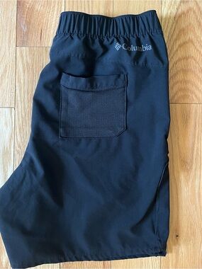 Columbia Black Athletic Shorts - Youth